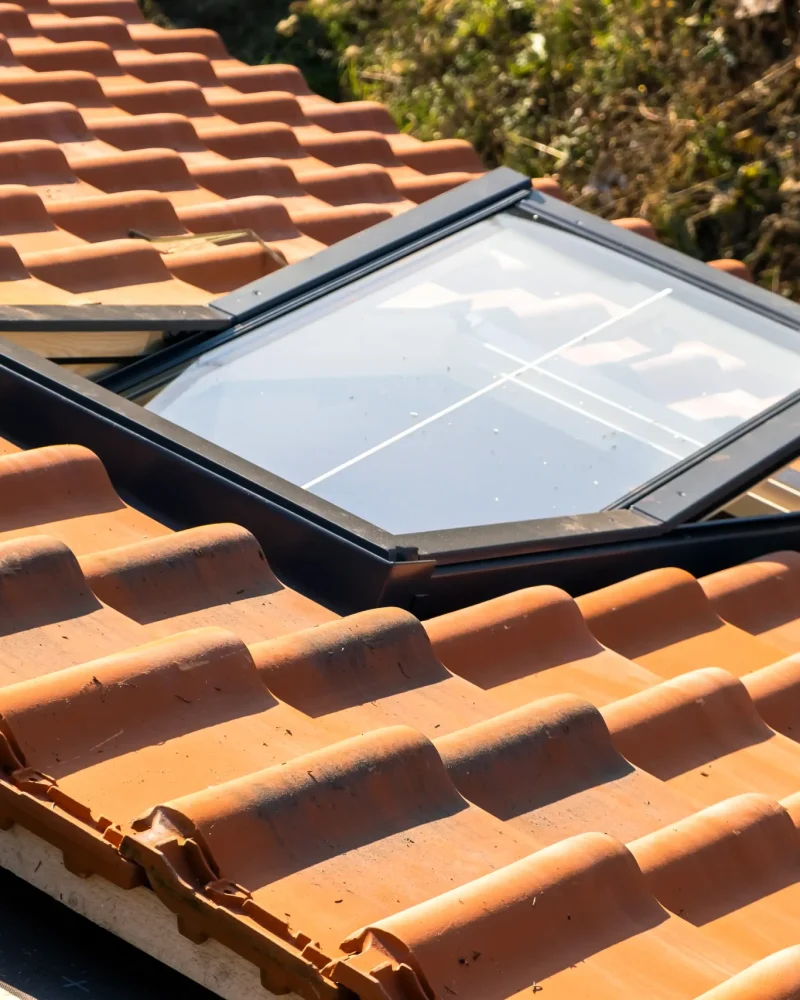 Réalisation fenêtre de toit, L'ATELIER DE LA COUVERTURE, couvreur zingueur à La Roche-sur-Yon